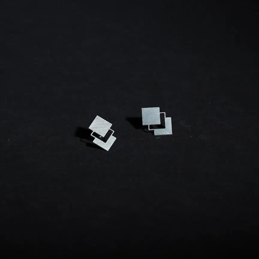 Angular Moment Shadow Studs