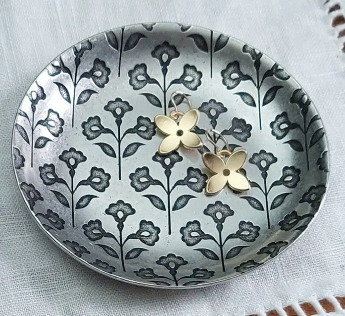 Beehive Floral Repeat Ring Dish - Sweet Alyssum
