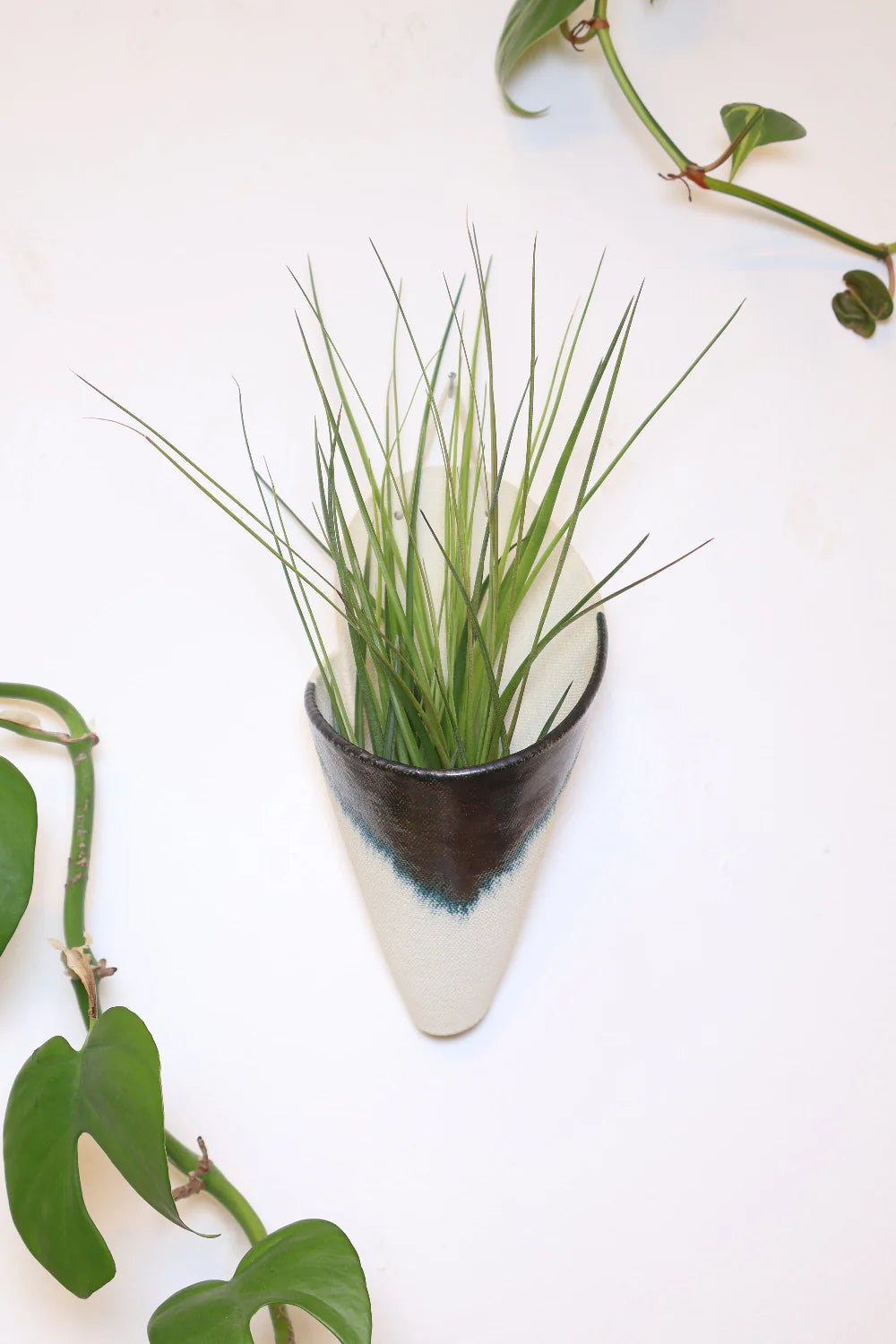 Carter & Rose Ceramic Cone
