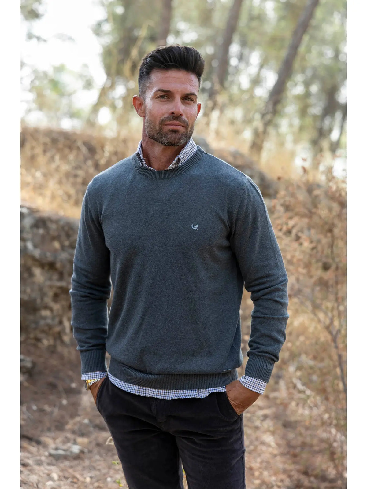 Custi Mikelo Basic Round Neck Sweater