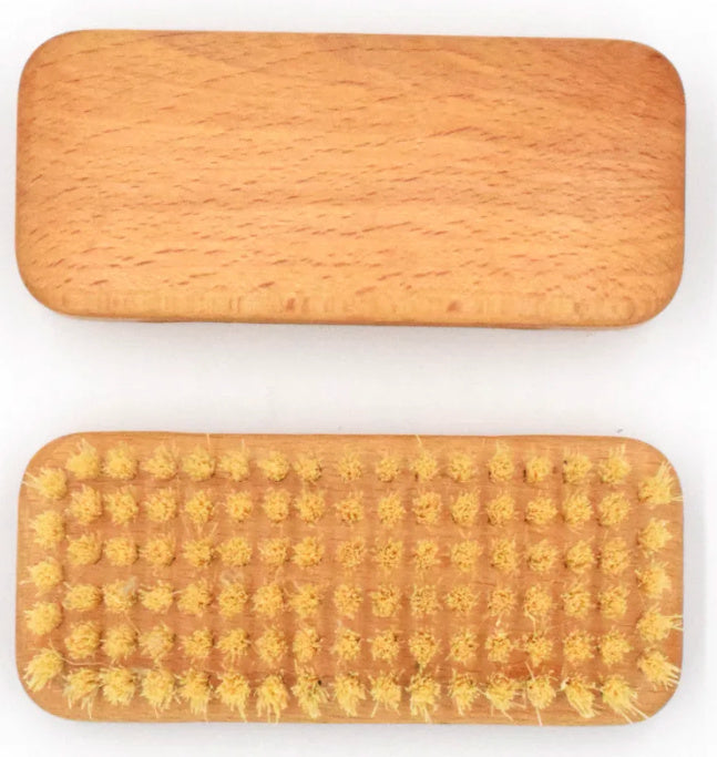 Earth & Nest Nail Brush Gardener