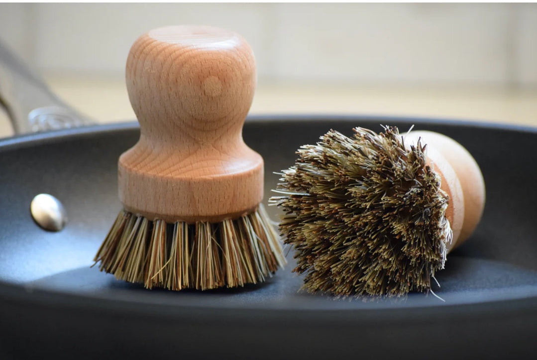 Earth & Nest Pot and Pan Brush
